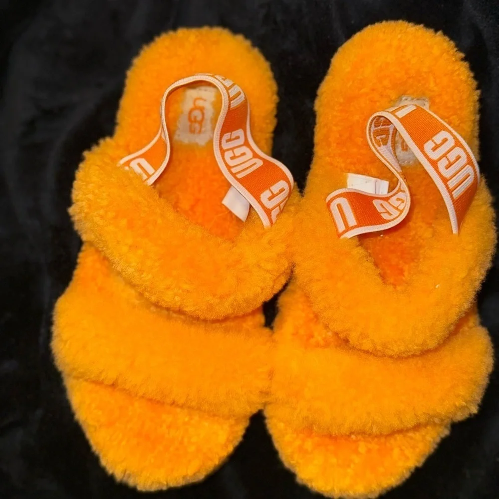 UGG kids Bright Orange Fluffy Slippers Sandal